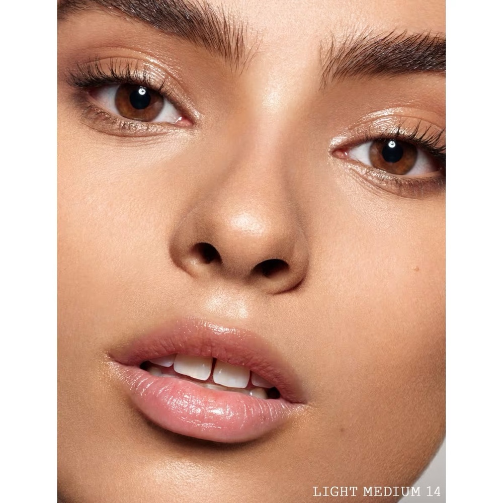 ‘Light Medium 14’ Skin Fetish: Sublime Perfection Foundation - Picture 4 of 11